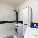 Panorama 1-bedroom On Floor 13 With View And Parking By Skyviews * Μπρατισλάβα