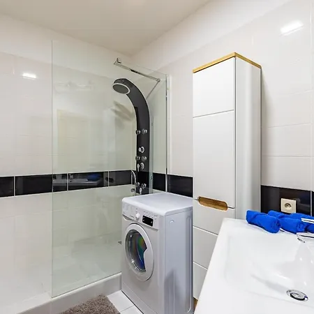 Panorama 1-bedroom On Floor 13 With View And Parking By Skyviews * Bratislava