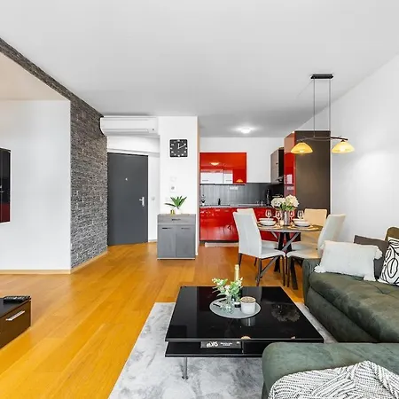 Panorama 1-bedroom On Floor 13 With View And Parking By Skyviews Bratislava