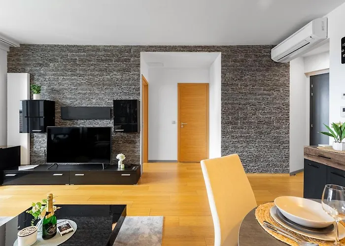 Panorama 1-Bedroom Apartment On Floor 13 With City View And Parking By Skyviews Bratislava