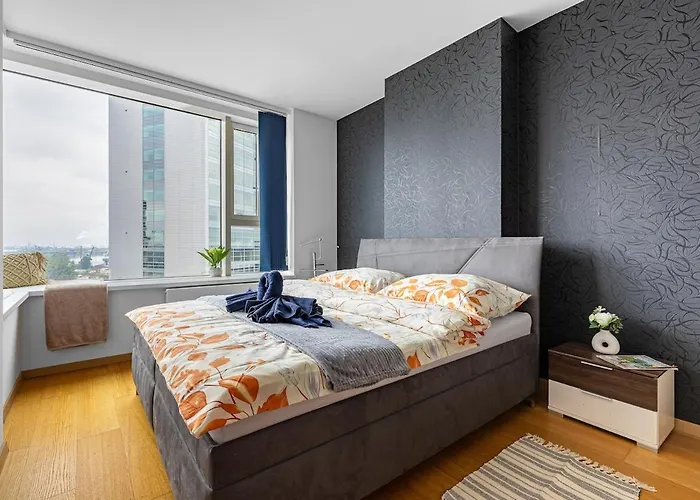 Panorama 1-Bedroom Apartment On Floor 13 With City View And Parking By Skyviews