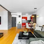 Panorama 1-bedroom On Floor 13 With View And Parking By Skyviews Bratislava