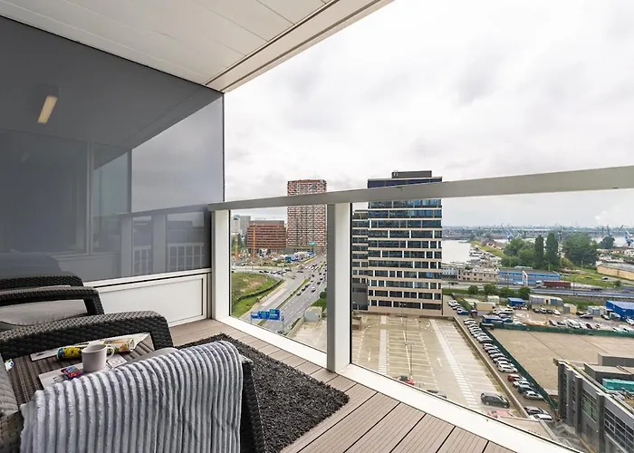 Panorama 1-Bedroom Apartment On Floor 13 With City View And Parking By Skyviews Daire